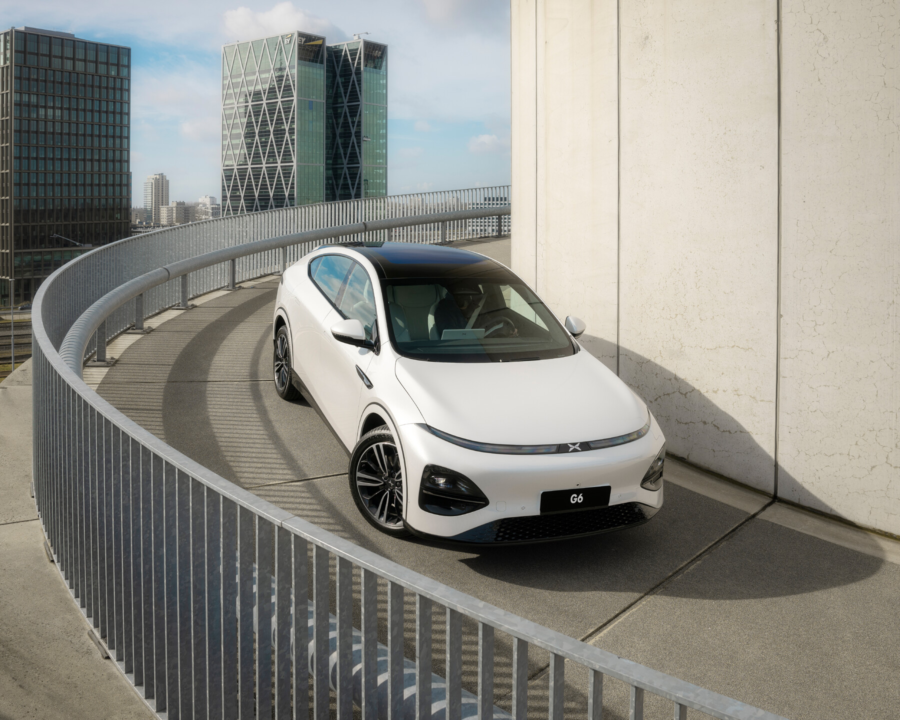 Weißer XPENG G6